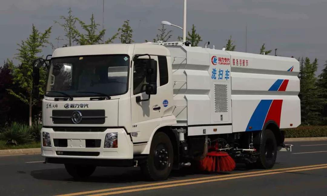 程力批量環(huán)衛(wèi)車助力“2018世界華人尋根節(jié)“環(huán)衛(wèi)清潔，為中國(guó)專汽之都增添榮耀受到社會(huì)各界廣泛贊譽(yù)