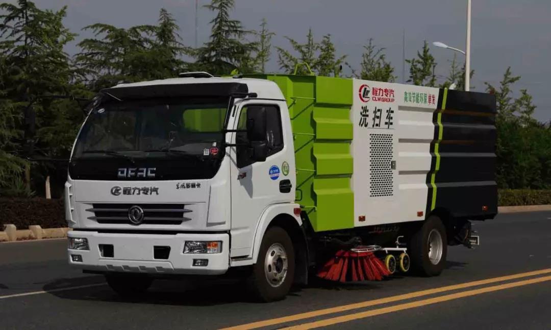 程力批量環(huán)衛(wèi)車助力“2018世界華人尋根節(jié)“環(huán)衛(wèi)清潔，為中國(guó)專汽之都增添榮耀受到社會(huì)各界廣泛贊譽(yù)