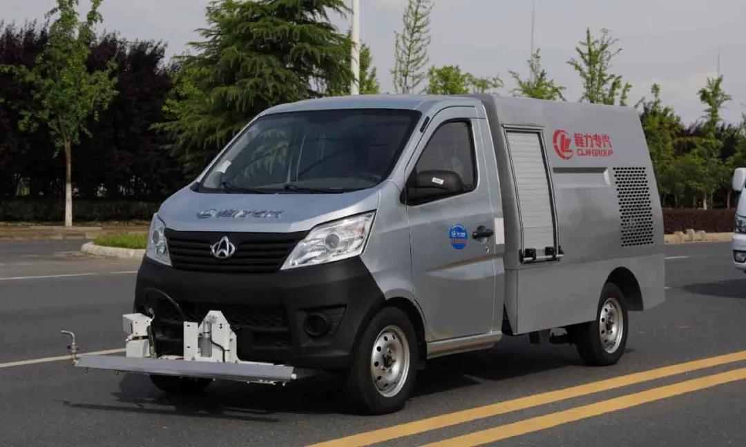 程力批量環(huán)衛(wèi)車助力“2018世界華人尋根節(jié)“環(huán)衛(wèi)清潔，為中國(guó)專汽之都增添榮耀受到社會(huì)各界廣泛贊譽(yù)